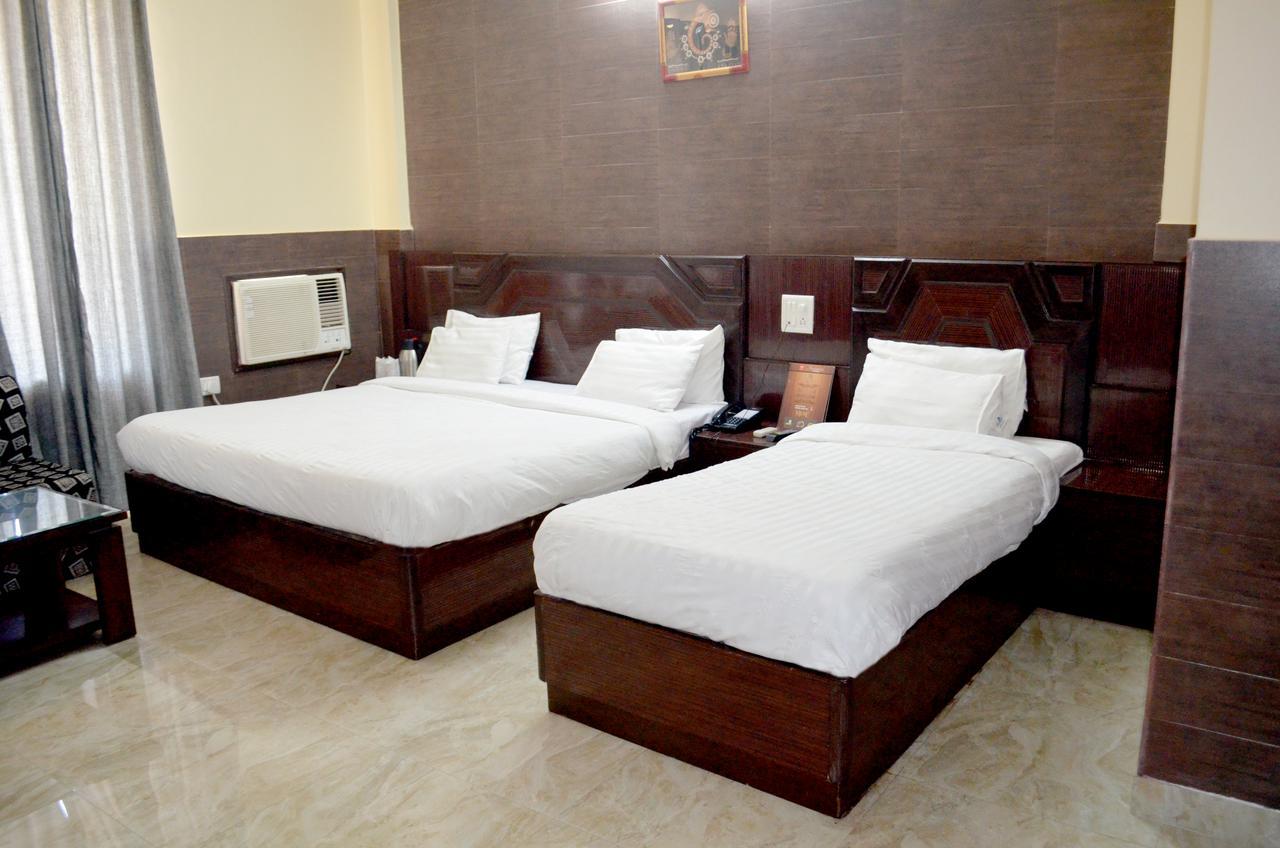 Capital O 4747 Imperial Hotel Katra Katra  Esterno foto